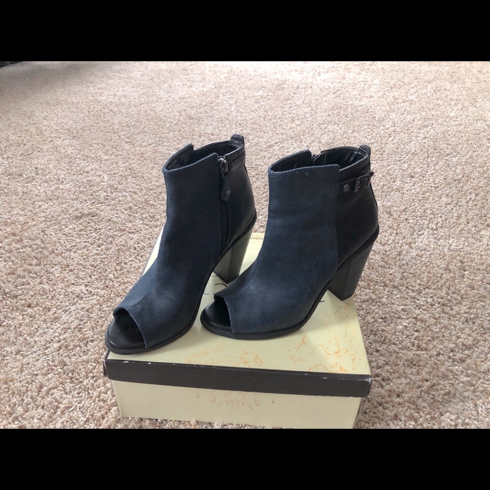 Simply Vera Wang Women’s shoes